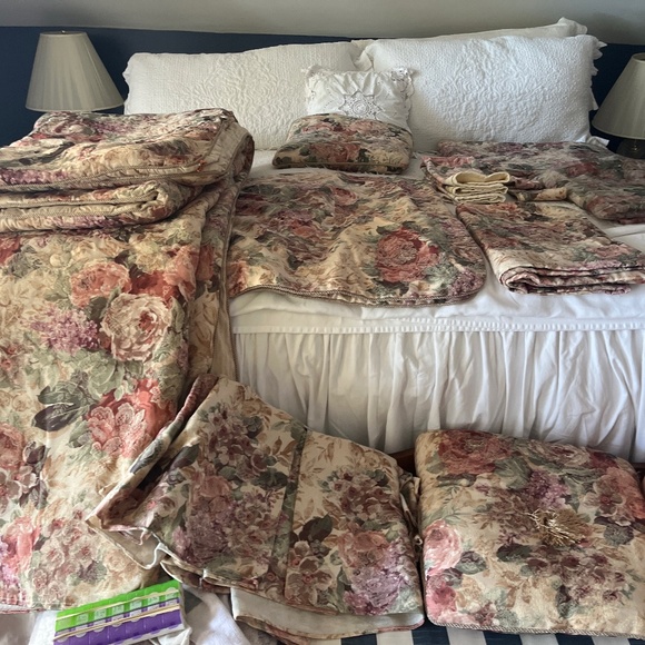 Bedroom ensombel - Picture 1 of 4